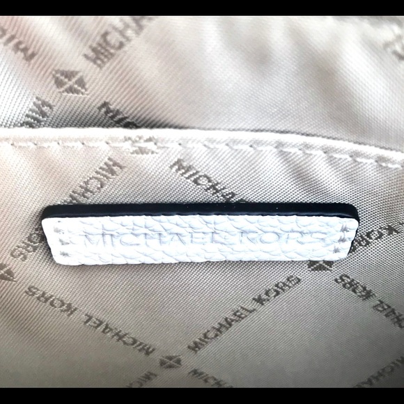 ✨HPx2✨ [Michael Kors] Jet Set Leather Wristlet - Picture 6 of 8